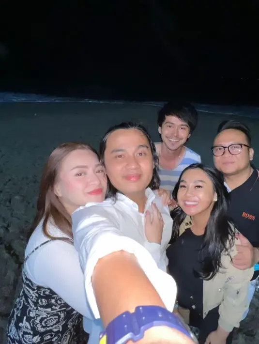 Nathalie Holscher dan Ilham Yogi Liburan Romantis di Bali (Sumber:Instagram/nathalieholscher)