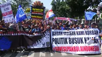 Demo Bobotoh birukan jalanan Bandung