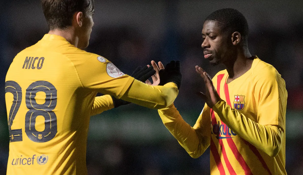 Blaugrana baru bisa menyamakan kedudukan di menit ke-63 lewat Ousmane Dembele. Pemain berkebangsaan Prancis tersebut sukses melesatkan tembakan melengkung yang tak mampu dijangkau Brimah Razak. (AFP/Jorge Guerrero)