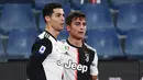 Pelatih Juventus, Maurizio Sarri, menegaskan Cristiano Ronaldo dan Paulo Dybala bisa main bersama. Di mata sang Sarri, duet keduanya cukup baik. (AFP/Marco Bertorello)