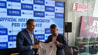 Konferensi pers kerja sama PSSI dan Mola TV untuk menayangkan seluruh pertandingan Timnas Indoensia di Garuda Store, SUGBK, Selasa (3/9/2019). (Bola.com/Muhammad Adiyaksa).