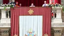 Paus Fransiskus terakhir kali tampil di hadapan publik pada 23 Maret 2025 lalu, ketika itu ia muncul di balkon lantai empat Rumah Sakit Gemelli, Roma, sebelum akhirnya diperbolehkan pulang. (Andreas SOLARO/AFP)