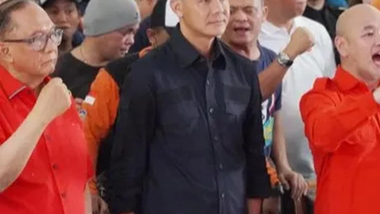 Bacapres PDIP Ganjar Pranowo mengingatkan masalah kesehatan mental di banyak generasi muda Indonesia perlu menjadi prioritas nasional. Hal ini disampaikan Ganjar saat menjadi pembicara dalam acara Hari Menjadi Manusia di Kuningan City, Jakarta (29/07).
