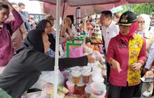 Penjualan Takjil Ramadhan di Jalan Panjang Lesu pada Pekan Kedua