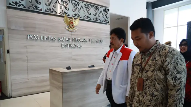 Tinjau Prasasti Penyambungan Jalan Entikong dan Tebedu - Malaysia