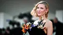 Aktris Australia Cate Blanchett saat tiba untuk pemutaran film 'Tar' pada ajang Venice Film Festival 2022 di Venesia, Italia, 1 September 2022. Cate Blanchett tak pernah mengecewakan saat menghadiri Venice Film Festival 2022. (Tiziana FABI/AFP)