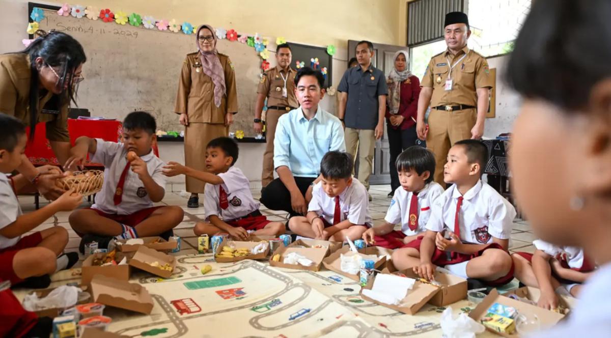 Makan Bergizi Gratis Bawa Kebahagiaan Para Pelajar di Tanah Air