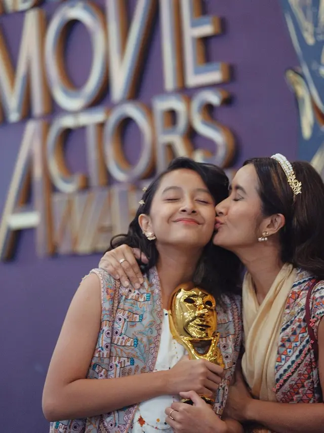 Potret Widuri Puteri Anak Dwi Sasono di IMA Awards 2022, Raih Penghargaan Pertama