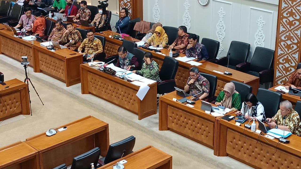 Selain perawatan lebih, Supriansa mengatakan, kendaraan itu nantinya juga akan menimbulkan polusi.