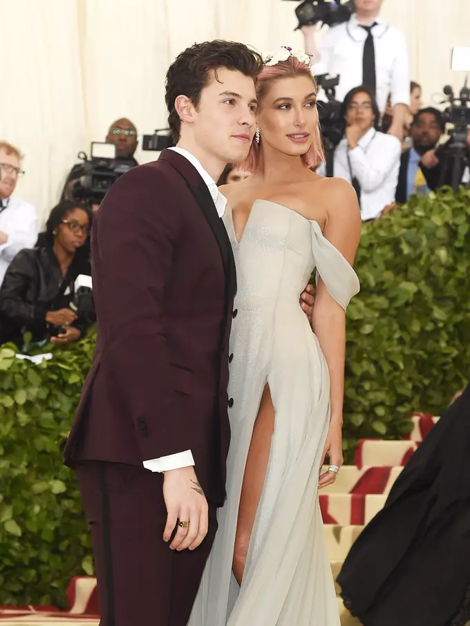 [Bintang] Shawn Mendes - Hailey Baldwin