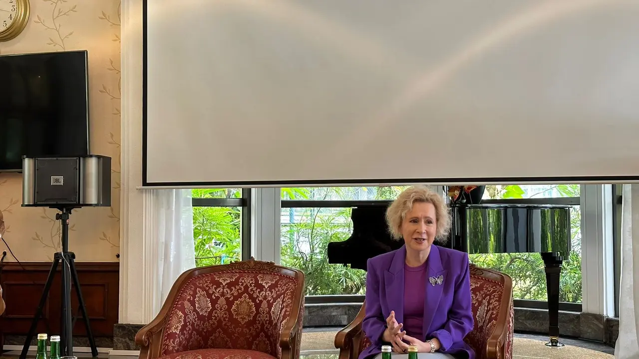 Duta Besar Rusia untuk Indonesia Lyudmila Vorobieva dalam pernyataan pers di kediamannya di Jakarta, Rabu (13/9/2023). (Liputan6.com/Benedikta Miranti)