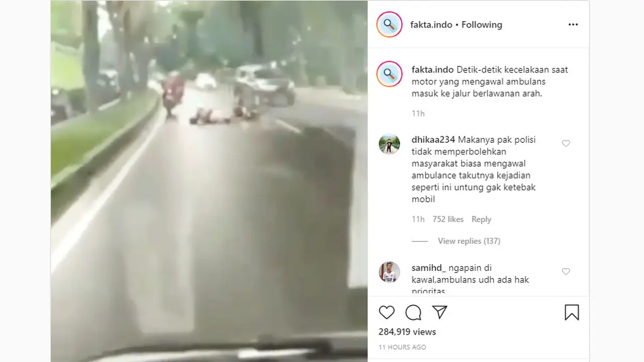 Pemotor mengawal ambulans
