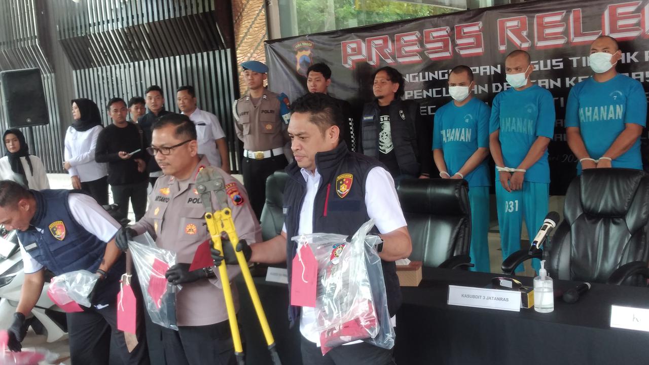 perampokan di rumah juragan sukolilo