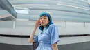 Tampil dengan warna biru, penyanyi yang sudah memiliki album mini berjudul Once in a Blue Moon ini pun menuai banyak pujian. Warna yang begitu kontras dengan penampilannya, banyak para penggemar pun menyebut bahwa penampilannya ini cocok dengan dirinya.  (Liputan6.com/IG/@indahkus_)