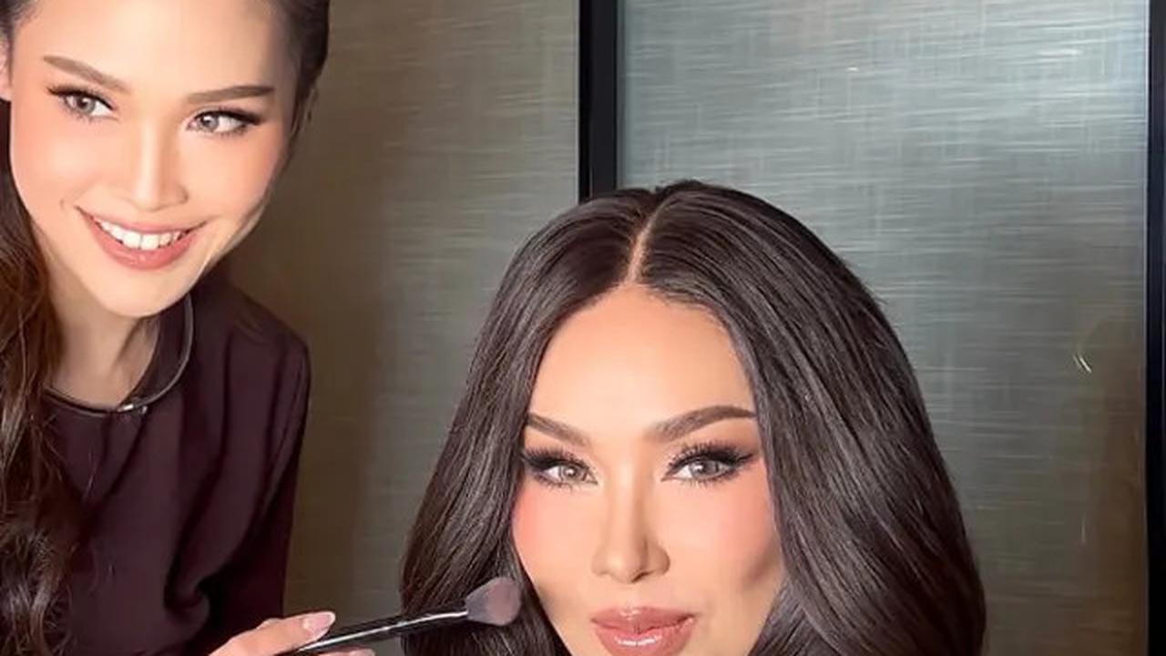 Detail Make Up Titi DJ yang Bikin Tampak Awet Muda di Usia 50-an