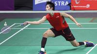 Pebulu tangkis tunggal putra Hong Kong Vincent Wong Wing Ki saat melawan wakil Indonesia Jonatan Christie, pada babak perempat final Asian Games 2018 di Istora Senayan, Jakarta, Minggu (26/8). ANTARA FOTO/INASGOC/Nafielah Mahmudah/tom/18.