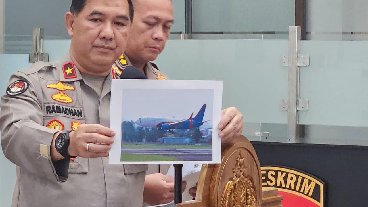 Sandi menerangkan, pembelian pesawat berdasarkan kerja sama dengan stakeholder terkait. Badan Pemeriksa Keuangan (BPK) salah satu ikut dilibatkan dalam rangka proses pengadaan pesawat tersebut.