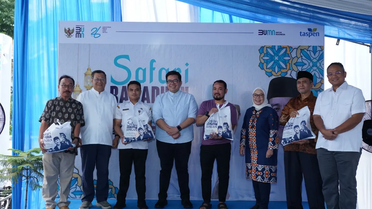 TASPEN Bagikan Ribuan Sembako Melalui Kegiatan Pasar Murah dan Bazar UMKM