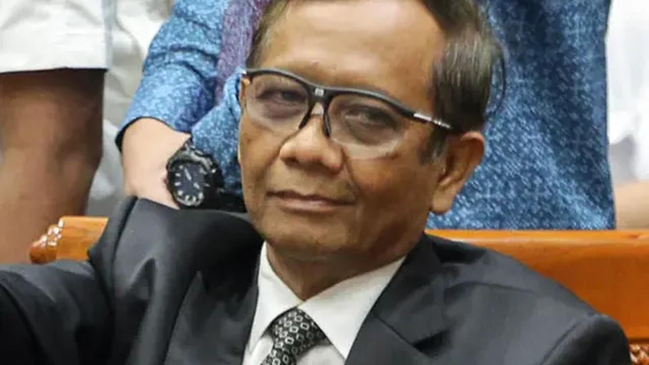 Mahfud menjelaskan, dalam hukum pidana, lawan dari pihak terpidana adalah negara. Maka dari itu, ada upaya hukum yang bisa ditempuh negara melalui KPK sebagai perwakilan negara.