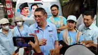 Relawan Prabowo Rabu Biru Untuk Indonesia (RBUI) meluncurkan dua unit mobil Rumah Sehat Keliling Rabu Biru di kawasan Cikoding (Cilincing, Koja dan Kelapa Gading) Jakarta Utara, Minggu (10/12/2023). (Ist)