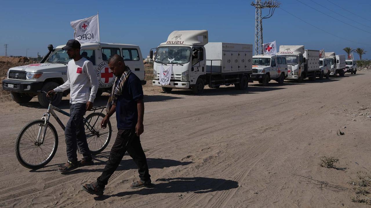 FOTO: ICRC Serahkan Jenazah Warga Palestina yang Ditahan Israel
