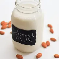 Susu almond lebih baik untuk kepentingan dietmu, lho!