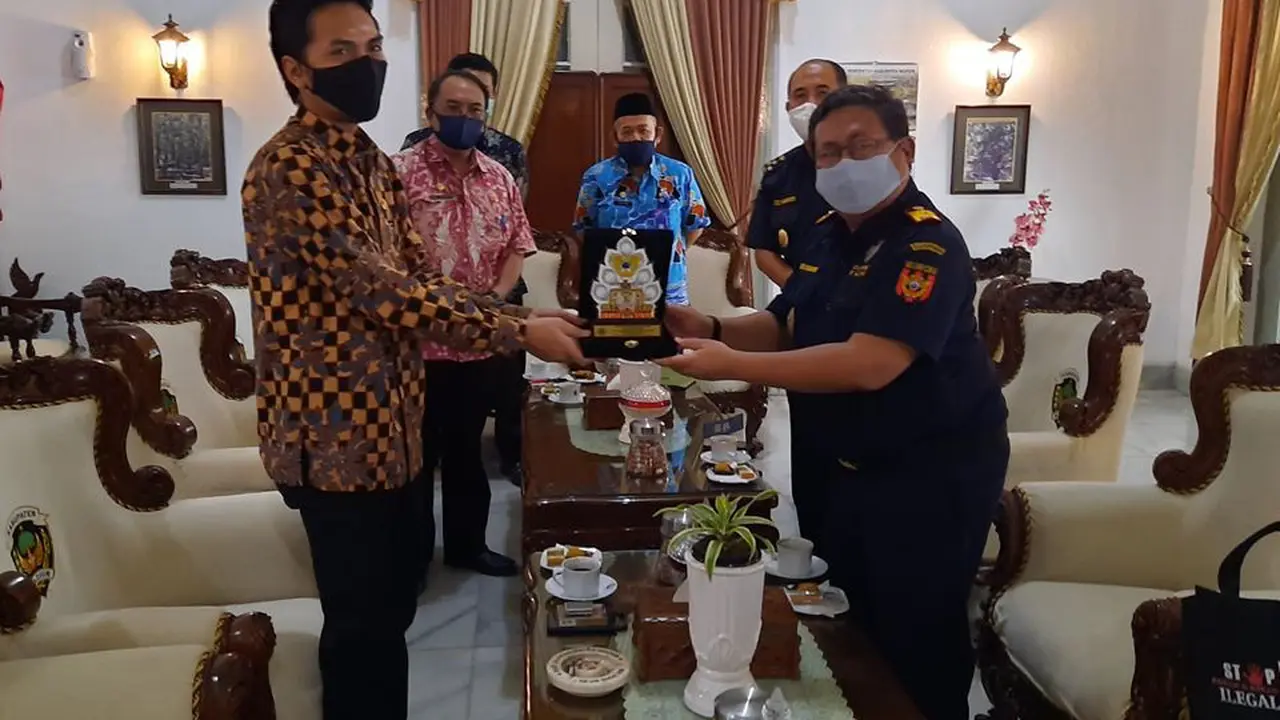Tingkatkan Pelayanan dan Pengawasan, Bea Cukai Madiun Kunker ke Kantor Bupati Hingga Kajari