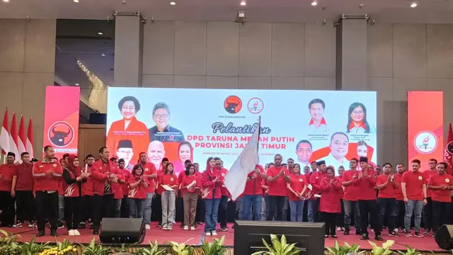 Jajaran pengurus DPD Taruna Merah Putih (TMP) Jawa Timur.