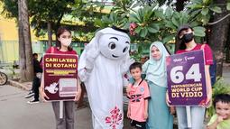 La'eeb berkeliling Indonesia sejak sebulan yang lalu. Maskot imut itu menggaungkan euforia Piala Dunia 2022 yang kurang dari satu bulan lagi bergulir dalam program "Berburu La'eeb". Kampanye ini diselenggarakan SCM selaku official broadcaster Piala Dunia 2022 Qatar. (Dok. SCM)