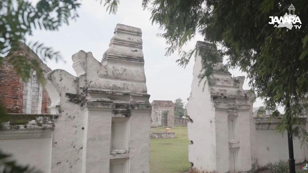 Dibangun di Atas Kanal