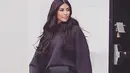 Keluarga Kardashian memang tengah kehadiran bayi-bayi lucu di tahun 2018 ini. Kehadiran Chicago, Stormi dan True membuat keluarga itu semakin berwarna. (instagram/kimkardashian)