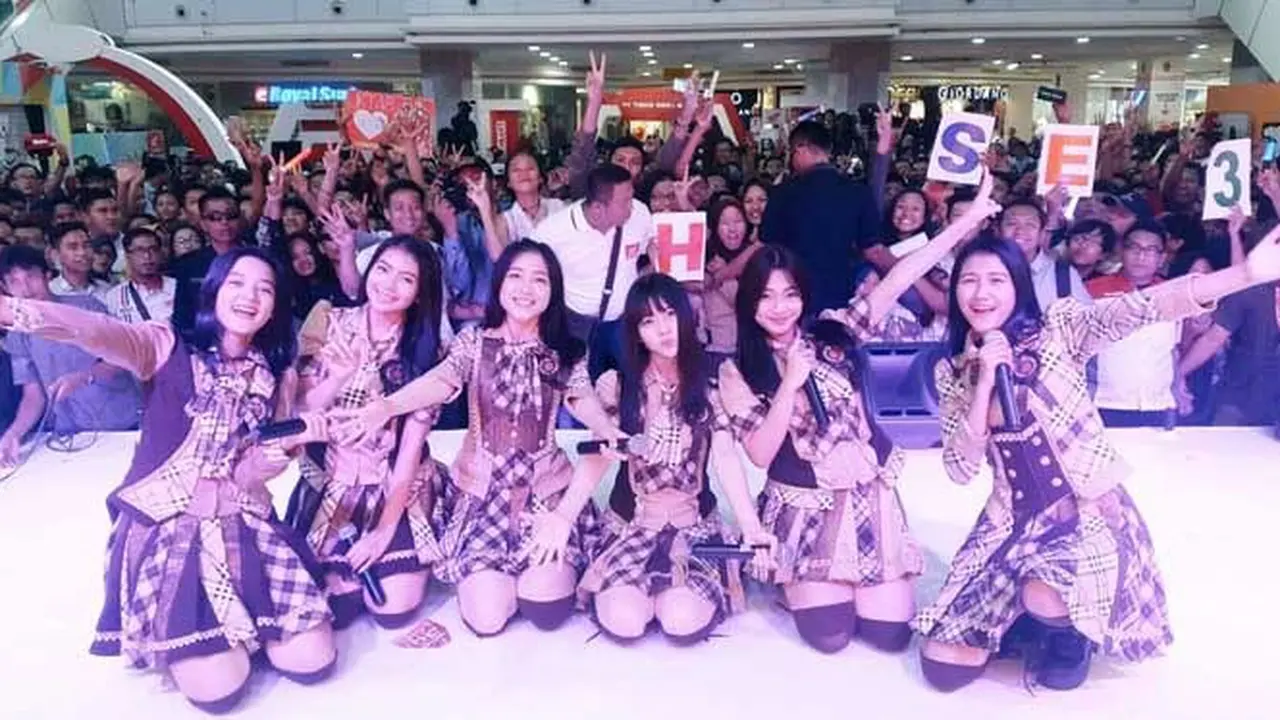 Aksi Menawan JKT48 di Pesta BeAT Lampung Bikin Penonton Bersorak