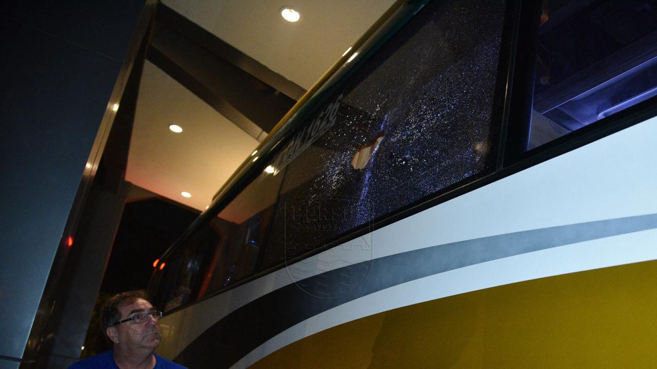 Bus Persib ditimpuki batu usai melawan Tira Persikabo, Jumat (14/9/2019).