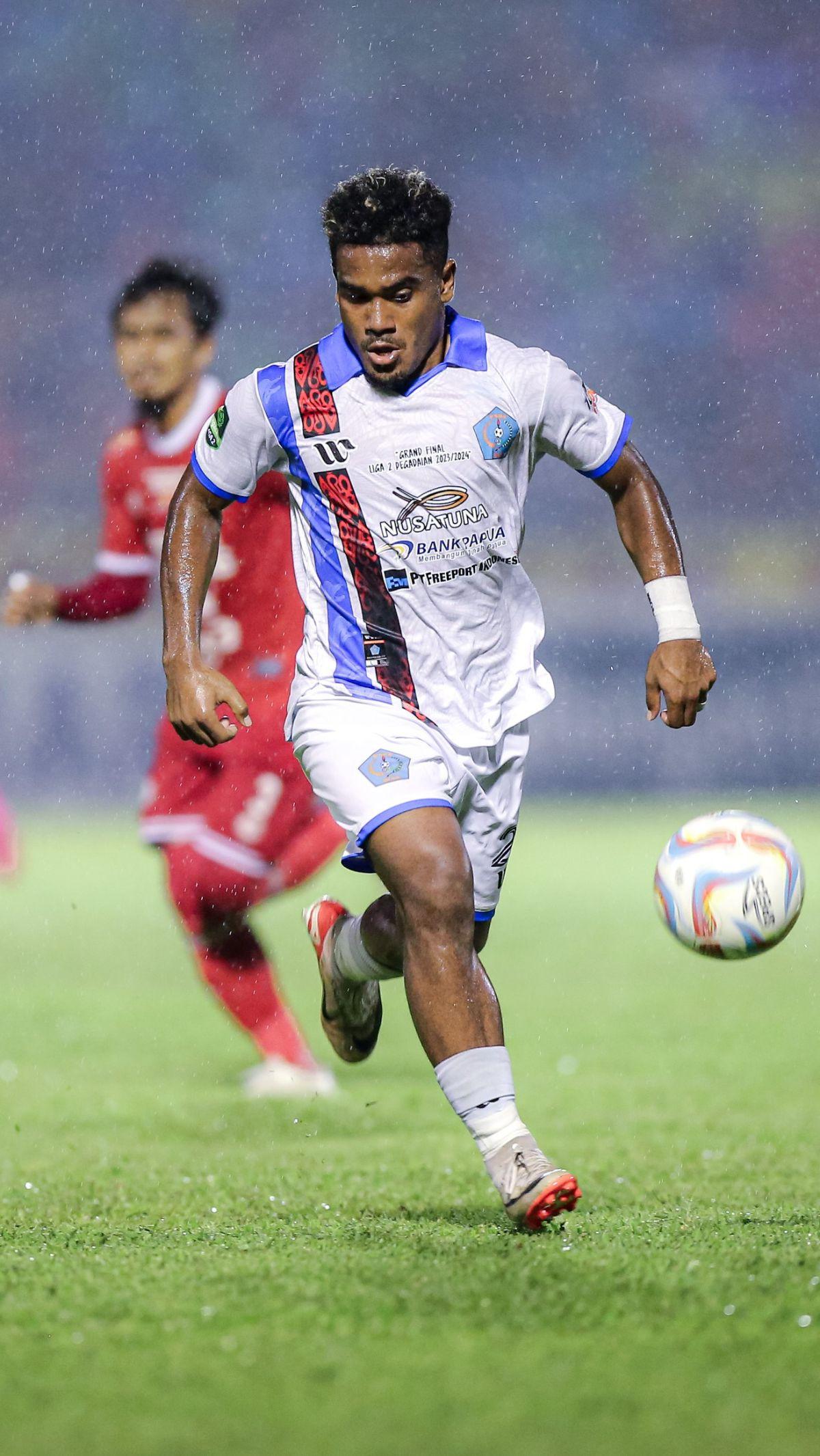 PSBS Biak menjalani laga final leg kedua ini dengan modal cukup besar. Sebelumnya, mereka berhasil mencuri kemenangan 3-0 dari Semen Padang di leg pertama.&nbsp;Bola.com/Bagaskara Lazuardi