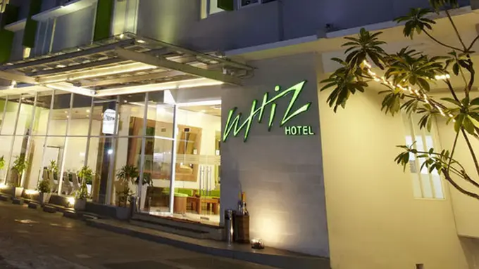 (c)whizhotels.com