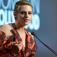Kristen Stewart, kini sudah mencpai titik popularitasnya sejak bermain dalam filmnya yang bertajuk Twilight. Meski sudah terkenal, namun Stewart yang juga manusia biasa terkadang merasa bosan. (AFP/Matt Winkelmeyer)