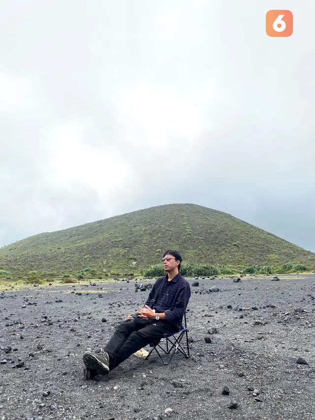 Potret Akhmardiansa di Salah Satu Bukit di Sumatera