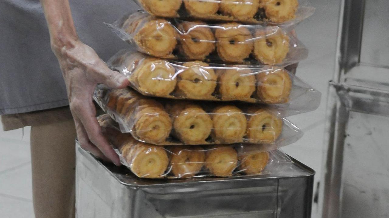 Toko Roti Gelora mampu menghabiskan 80 kilogram tepung terigu untuk membuat roti. Sementara, sebanyak 200 kilogram tepung terigu dihabiskan untuk membuat butter cookies.