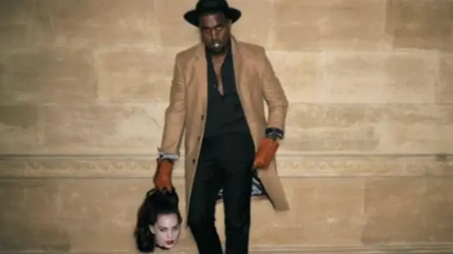 Kanye West di videoklip "Monster"