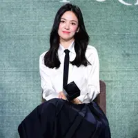Baru saja berulang tahun yang ke-41 pada November 2022 lalu, Song Hye Kyo terlihat semakin memukau dan awet muda.