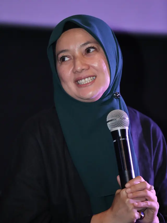 [Fimela] Cut Mini Berhijab