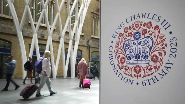 Stasiun di London Menyambut Penobatan Raja Charles III dan Ratu Camilla