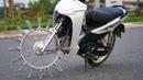 Ini dia roda motor anti ban bocor. Nggak pakai ban dan diganti pakai per (Source: Instagram.com/@fukcyourbikesucks)