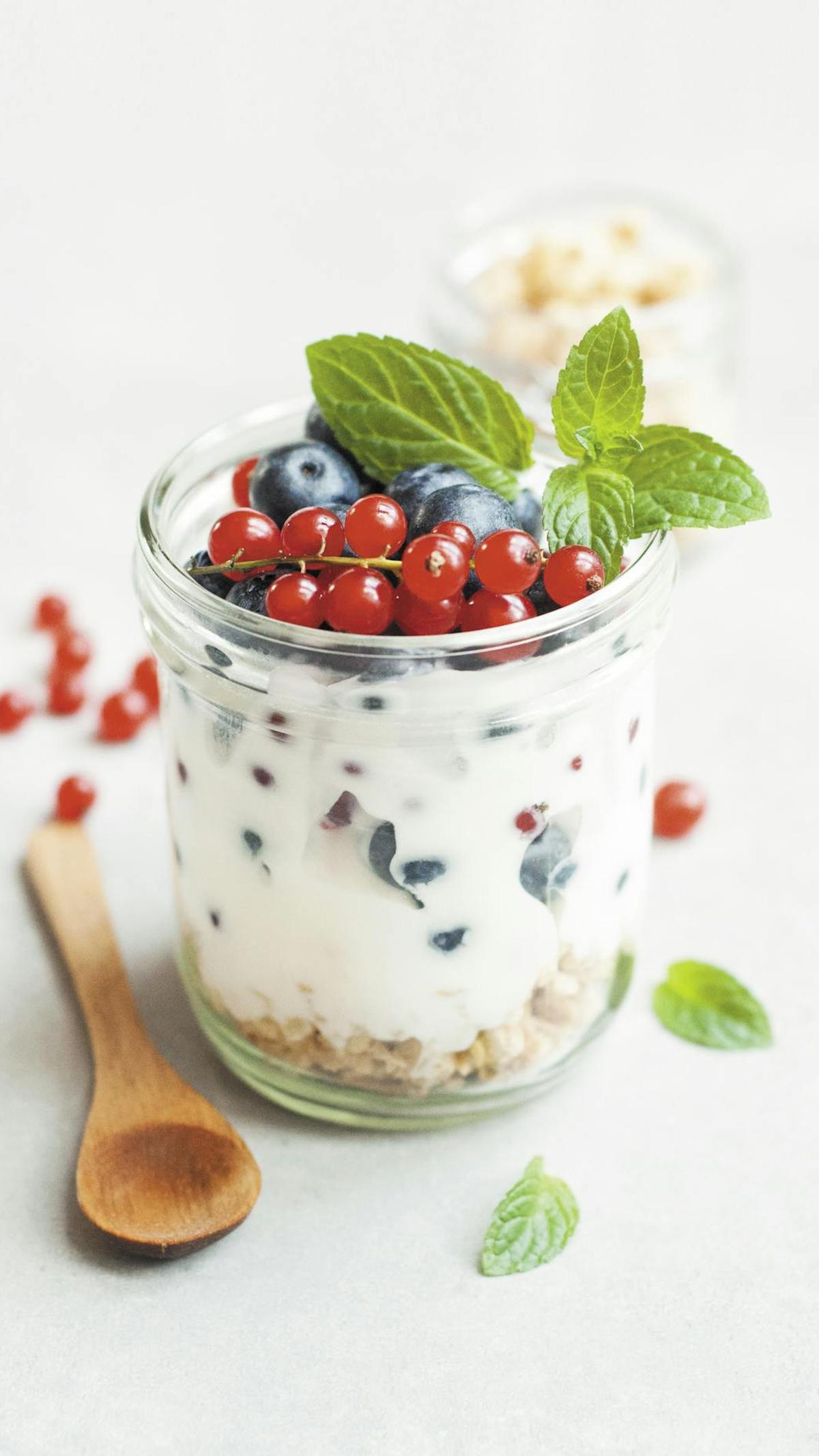 7.&nbsp;Yoghurt: Menenangkan Lambung dan Probiotik