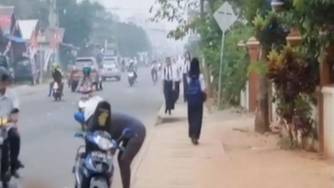 Kabut Asap Pekat, Siswa di Berau Tetap Bersekolah
