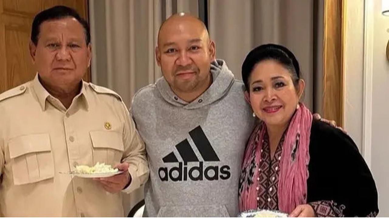 Foto Lawas Titiek Soeharto Pakai Seragam Persit, Anggun dan Mempesona