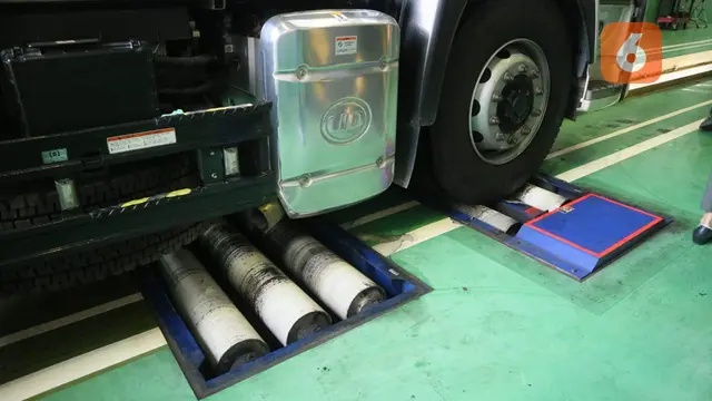 Pengujian kemampuan truk UD