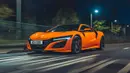 Honda NSX menjadi salah satu supercars hybrid yang sukses dari negara Jepang. Mesin yang diboyong NSX berkonfigurasi V6 3.500cc twin turbo dengan tambahan tiga motor listrik, total keseluruhan tenaganya mencapai 573 Hp. Honda NSX mampu berlari dari 0-100 km/h dalam tiga detik. (Source: topgear.com)