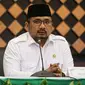 Menteri Agama (Menag) Yaqut Cholil Qoumas menggelar konferensi pers di Gedung Kementerian Agama, Jakarta, Kamis (3/6/2021). Pemerintah memastikan tidak memberangkatkan jemaah haji Indonesia pada musim haji 1442 H/2021 M. (Liputan6.com/Faizal Fanani)