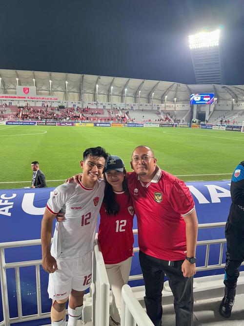 Tugilgandan song darhol mushukning porno fotosuratlari